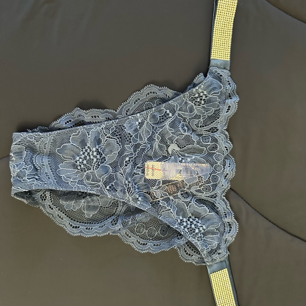 Vs shine strap cheeky Brazilian lace - Picture 1 of 1
